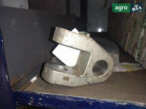 F931870050010 Кронштейн металевий AGCO
