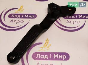 Кронштейн 700178415 до комбайна Massey Ferguson