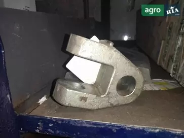 Кронштейн F931870050010 для трактора Fendt - фото