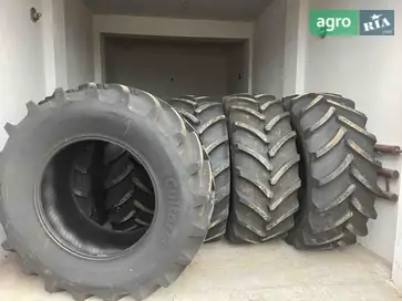 Шина для трактора John Deere - фото