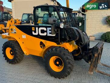 JCB 520-40  - фото