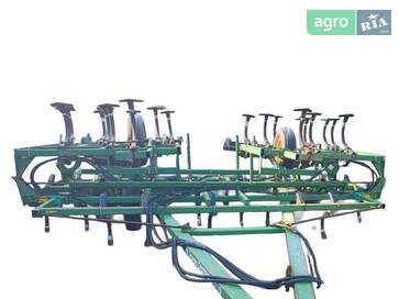 John Deere 1010  - фото