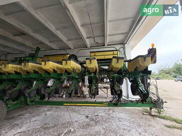 John Deere 1745  - фото