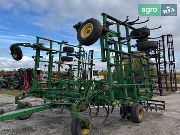 John Deere 2210 2026 - фото