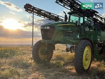 John Deere 4720  - фото