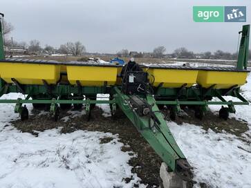 John Deere 7200  - фото