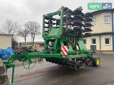 John Deere 750A  - фото
