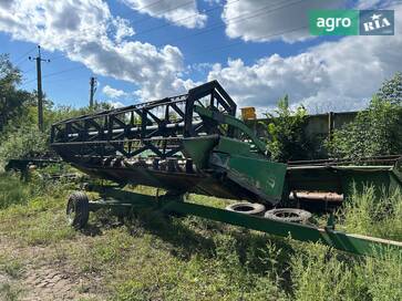 John Deere 820  - фото