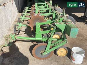 Культиватор John Deere 825 2005