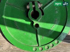 Напівшків варіатора вентилятора John Deere (AH225971)