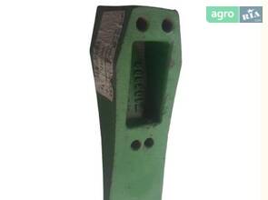 Z103389 Відбивна пластина (клин) John Deere
