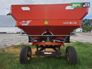 Разбрасыватель Kuhn Axis 30.1 2012
