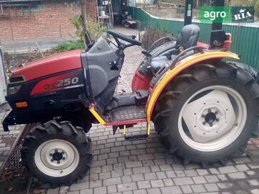 Mitsubishi GS 250 2010 - фото