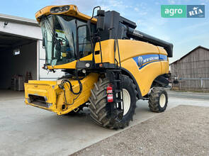 Комбайн New Holland CX 2013