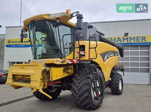 Комбайн New Holland CX 2003